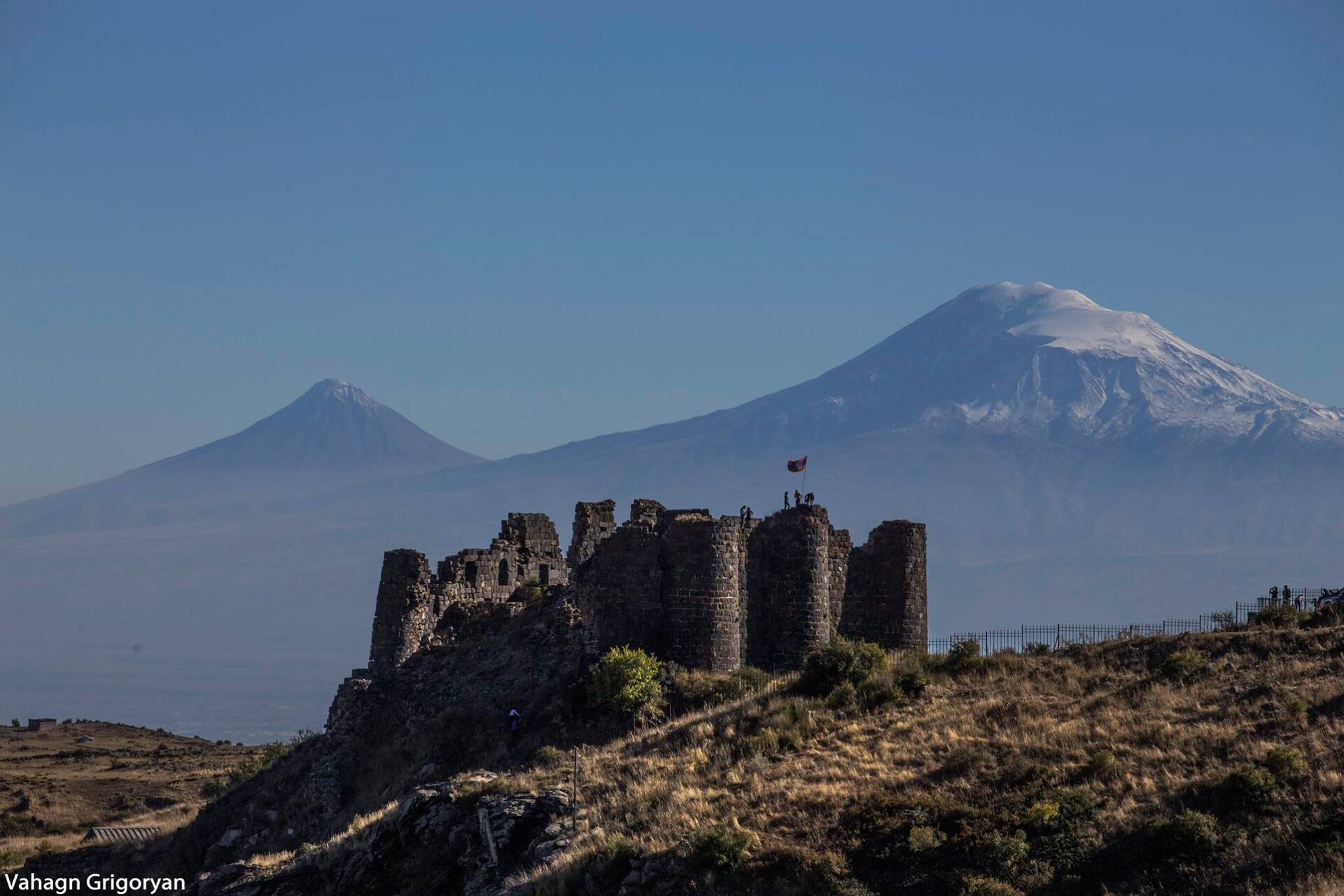 Forteresse d'Amberd avec le Mont Ararat en arrière-plan, Aragatsotn